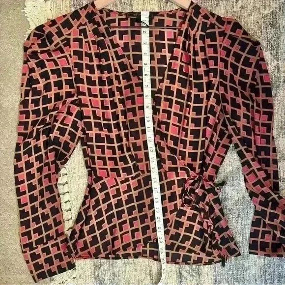 BCBGMaxAzria Surplice Blouse Long Sleeve Size Large - Picture 12 of 16